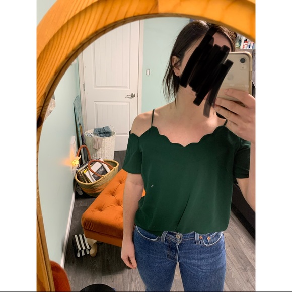 Scalloped off the shoulder top - Picture 3 of 3